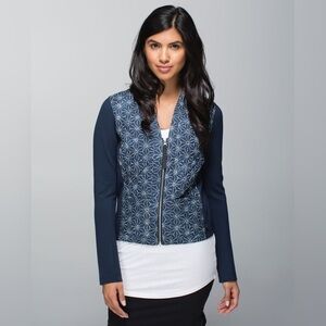 LULULEMON Cardigan & Again Exploded Sashiko Star Inkwell Ghost / Inkwell. SIze 6